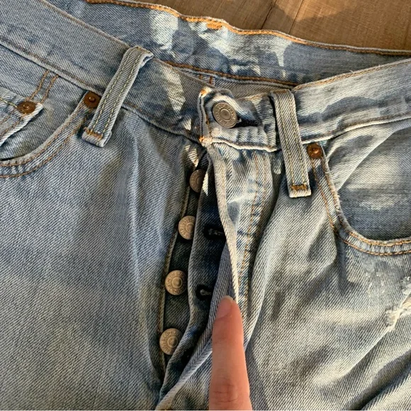 NWOT Levi’s 501 Distressed Jeans - Picture 9 of 12